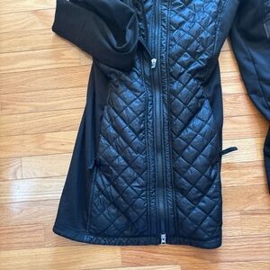 Athleta rocky ridge parka size small Black